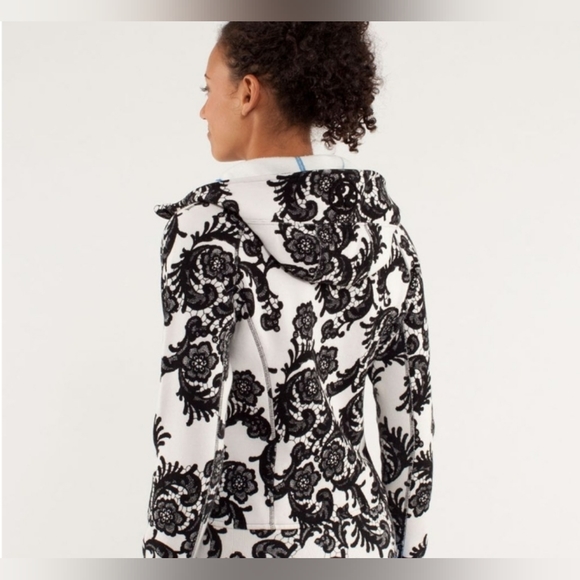 Lululemon Scuba Hoodie - StretchLaceoflage Polar Cream Black. Sz 8 - Picture 2 of 9